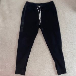 Men’s black joggers sweatpants